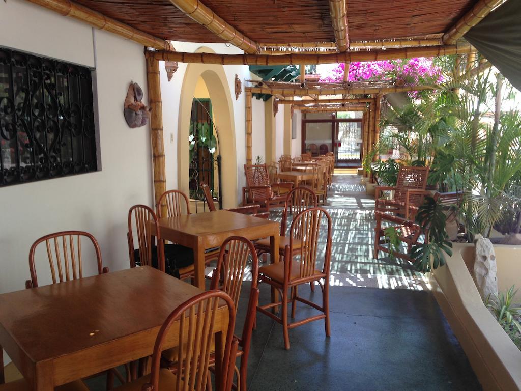 Hosteria Suiza Ica Esterno foto